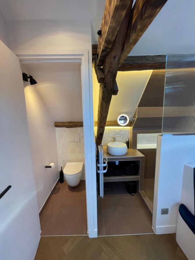 Petit nid d'amour sous les toits ! Honfleur Extérieur photo