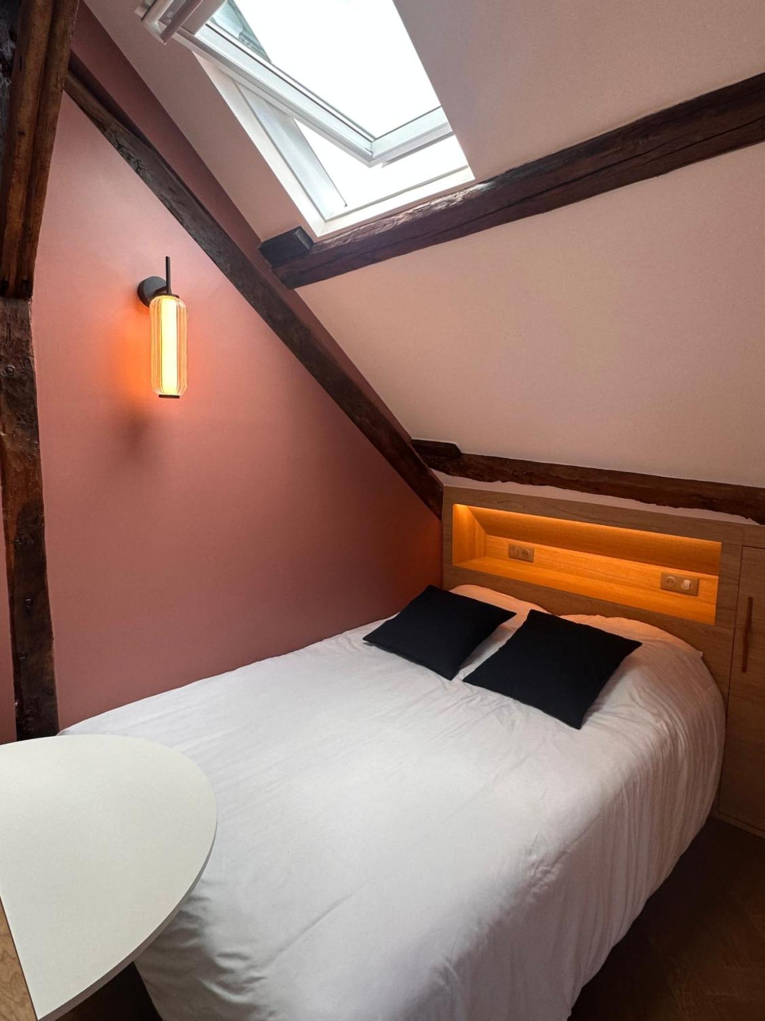 Petit nid d'amour sous les toits ! Honfleur Extérieur photo