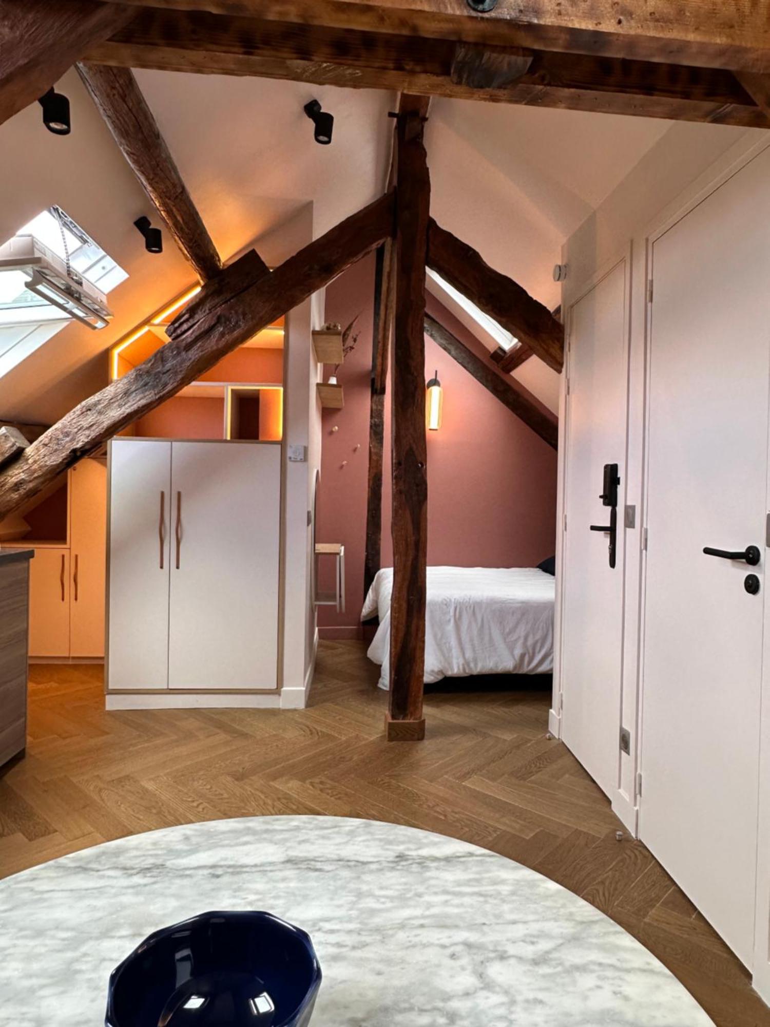 Petit nid d'amour sous les toits ! Honfleur Extérieur photo